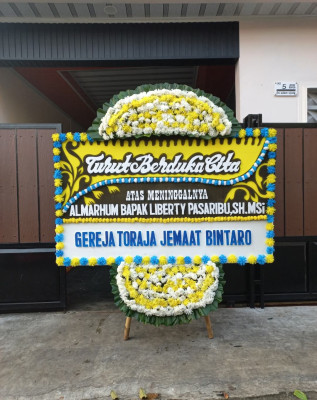 Papan Bunga Duka di Roban